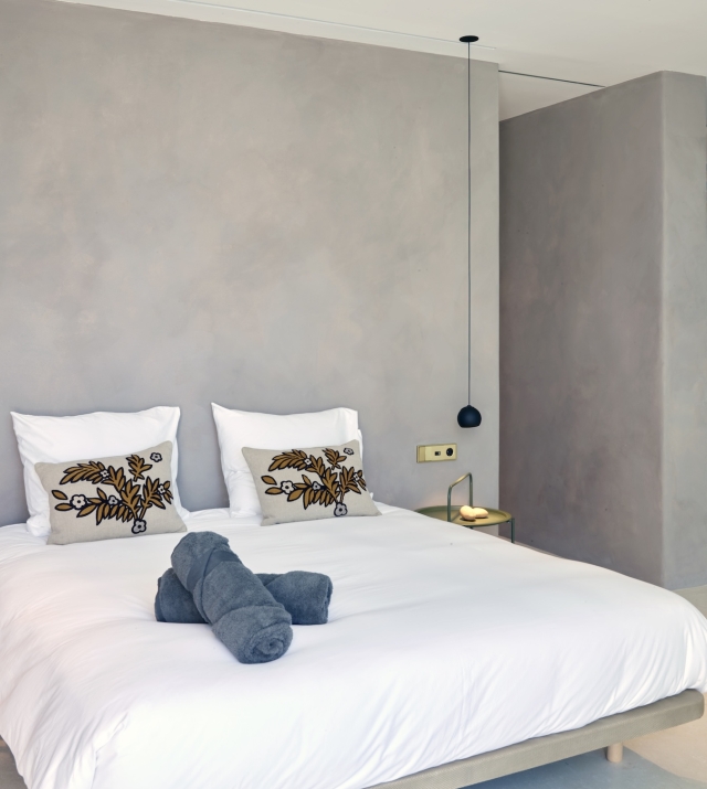 Resa Estates Ibiza koop sale Cala Moli villa seaviews modern bedroom 8.jpg